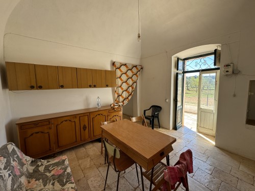 Piccolo Fabbricato in Pietra, ideale per villeggiatura